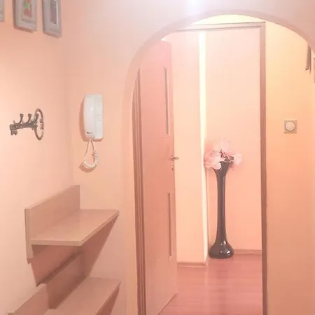 Apartment Milkova, Floor 1, Free Parking, 100 Sq M