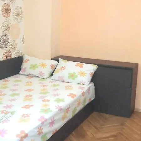 Milkova, Floor 1, Free Parking, 100 Sq M *