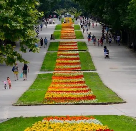 Milkova, Floor 1, Free Parking, 100 Sq M *