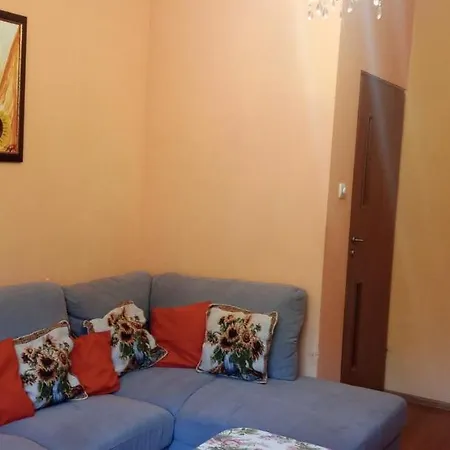 Milkova, Floor 1, Free Parking, 100 Sq M *